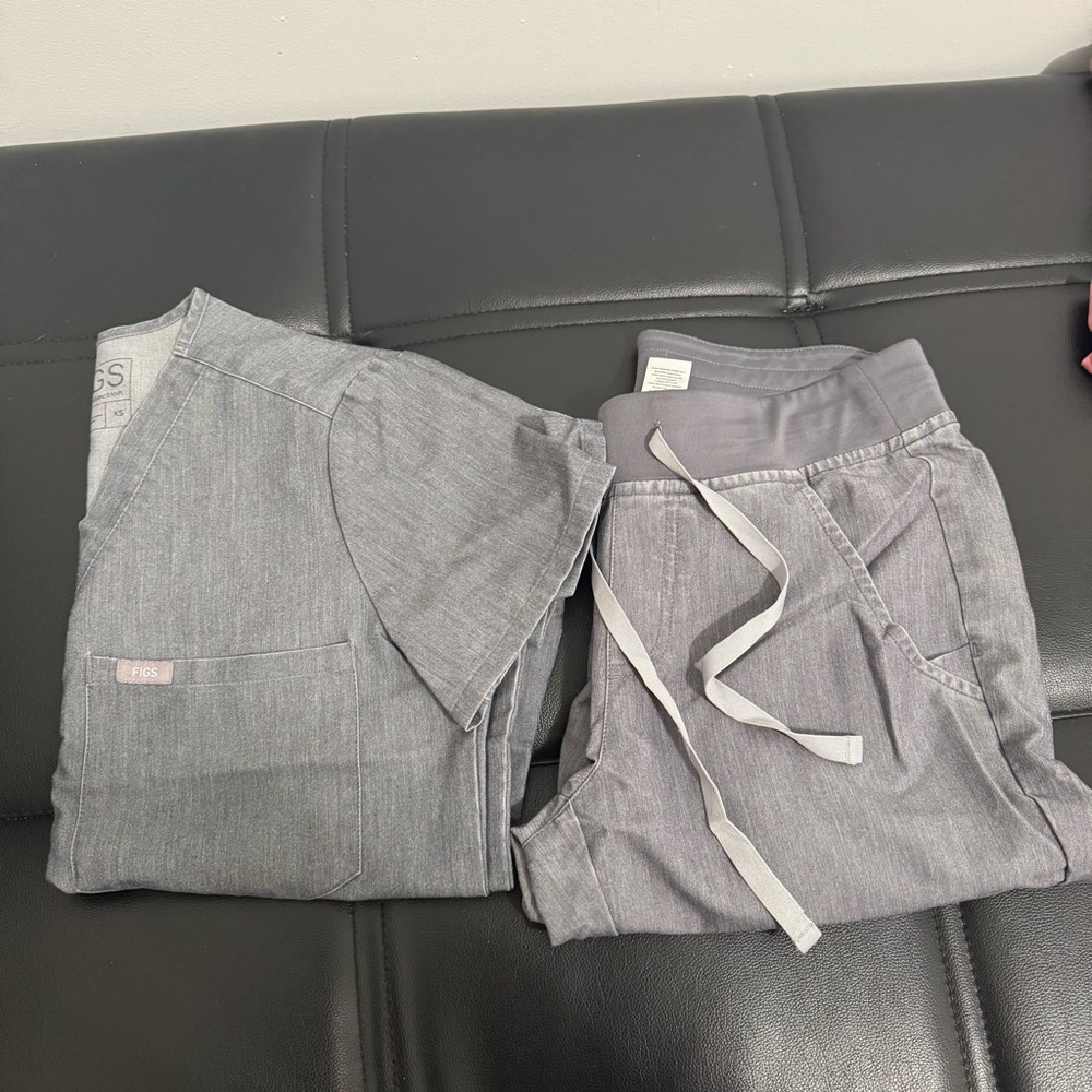 Figs XS Graphite scrub set